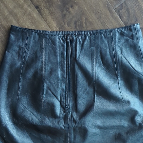 Black Leather Pencil Skirt - Picture 4 of 9